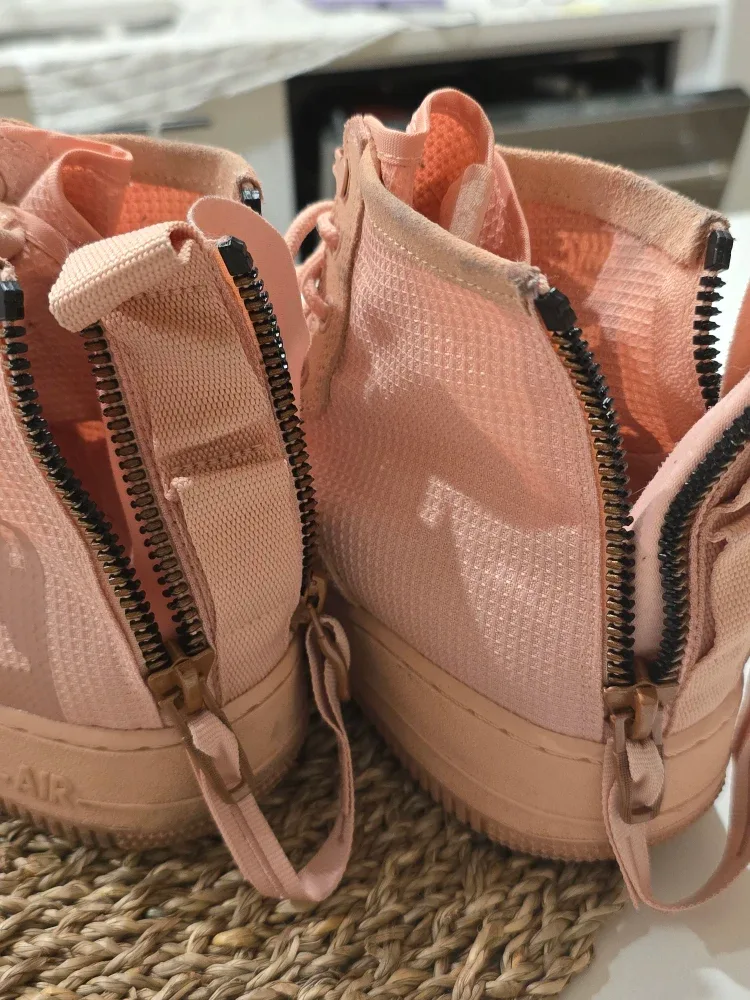 Nike Air Force 1 SF High, Size 10 image indicator(3)