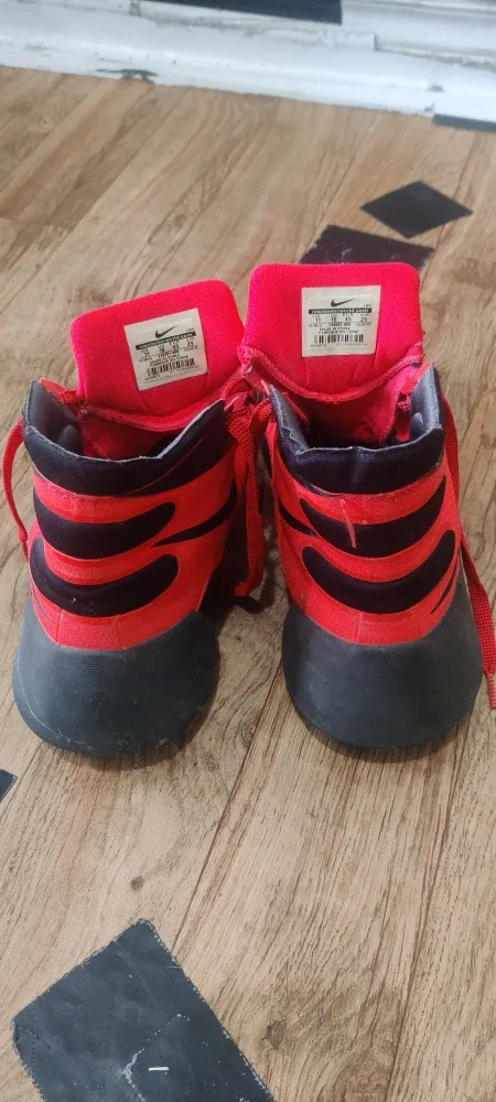 Nike Hyperdunk 2014 High-Top Sneakers - Size 9.5 image indicator(2)