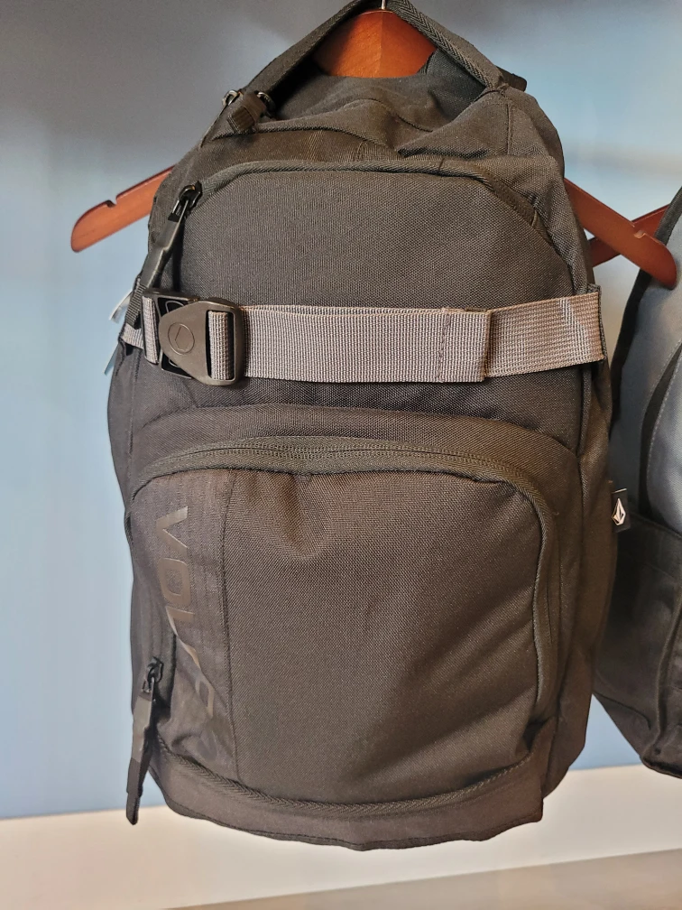 Volcom Backpack (Large) - NEW!!!