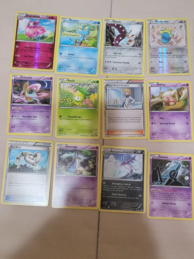 21 Pok�émon Trading Cards - Mixed Lot image indicator(3)