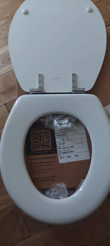 Mayfair Toilet Seat - New in Box - photo 2