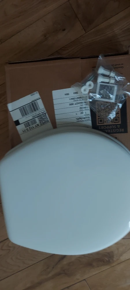 Mayfair Toilet Seat - New in Box - photo 4