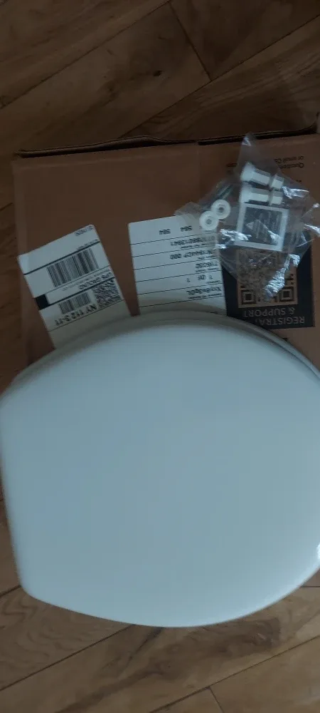 Mayfair Toilet Seat - New in Box image indicator(4)