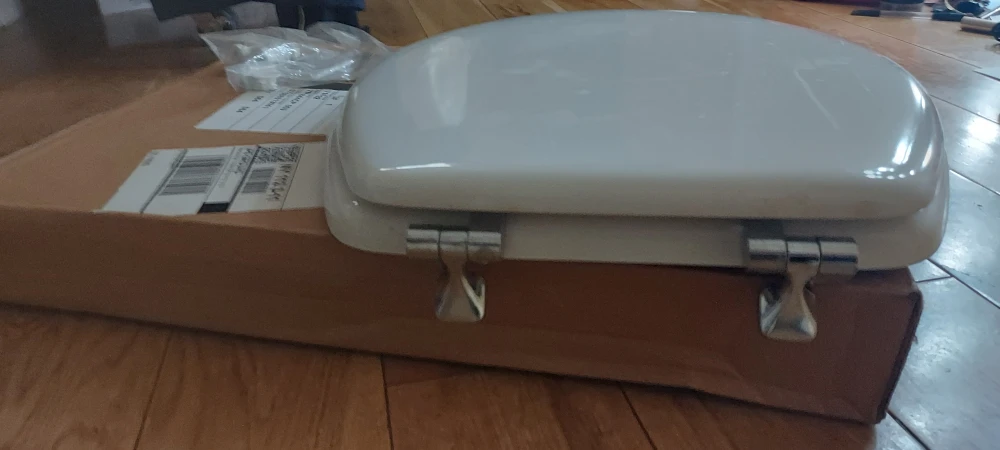 Mayfair Toilet Seat - New in Box - photo 5