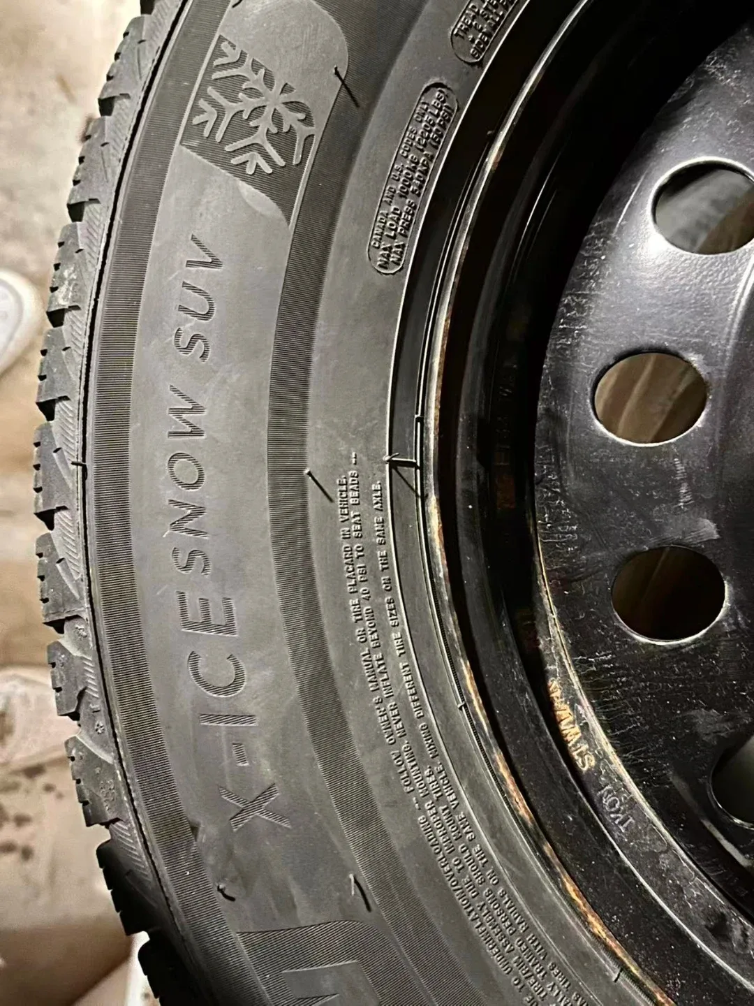 Michelin X-Ice Snow SUV 235/65R17 Winter Tire image indicator(5)