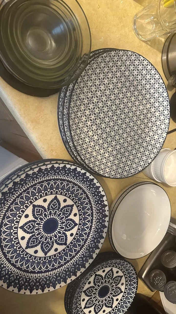 Blue & White Patterned Dishes Set - 20 items thumbnail