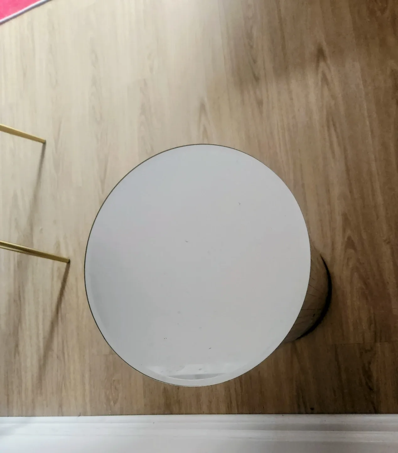 Luxury Mirrored Round Accent Table/Pedestal image indicator(3)