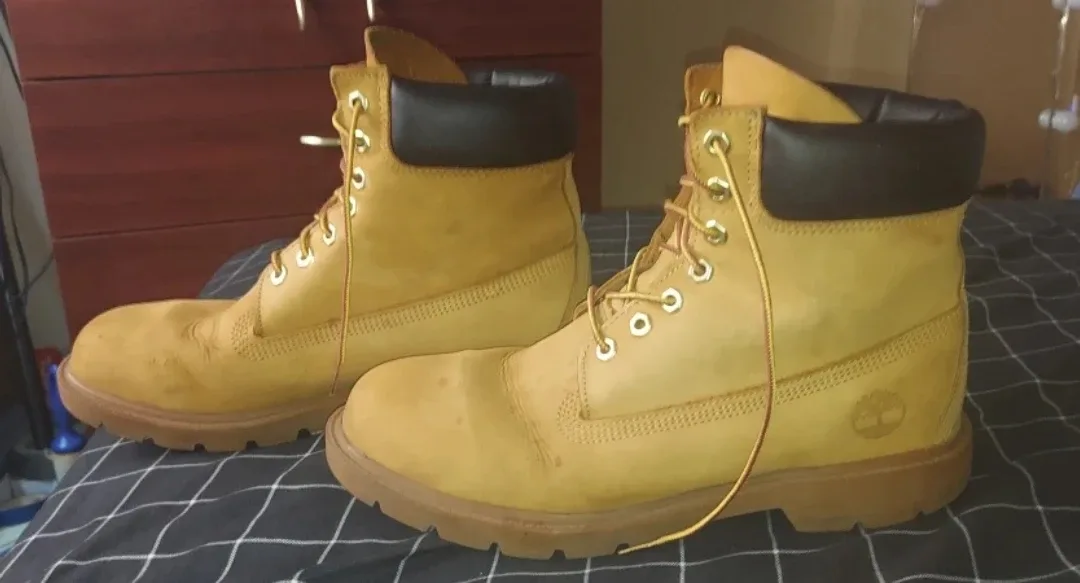 Timberland Classic 6 in Waterproof Boot - Wheat Nubuck - Size 10 image indicator(4)