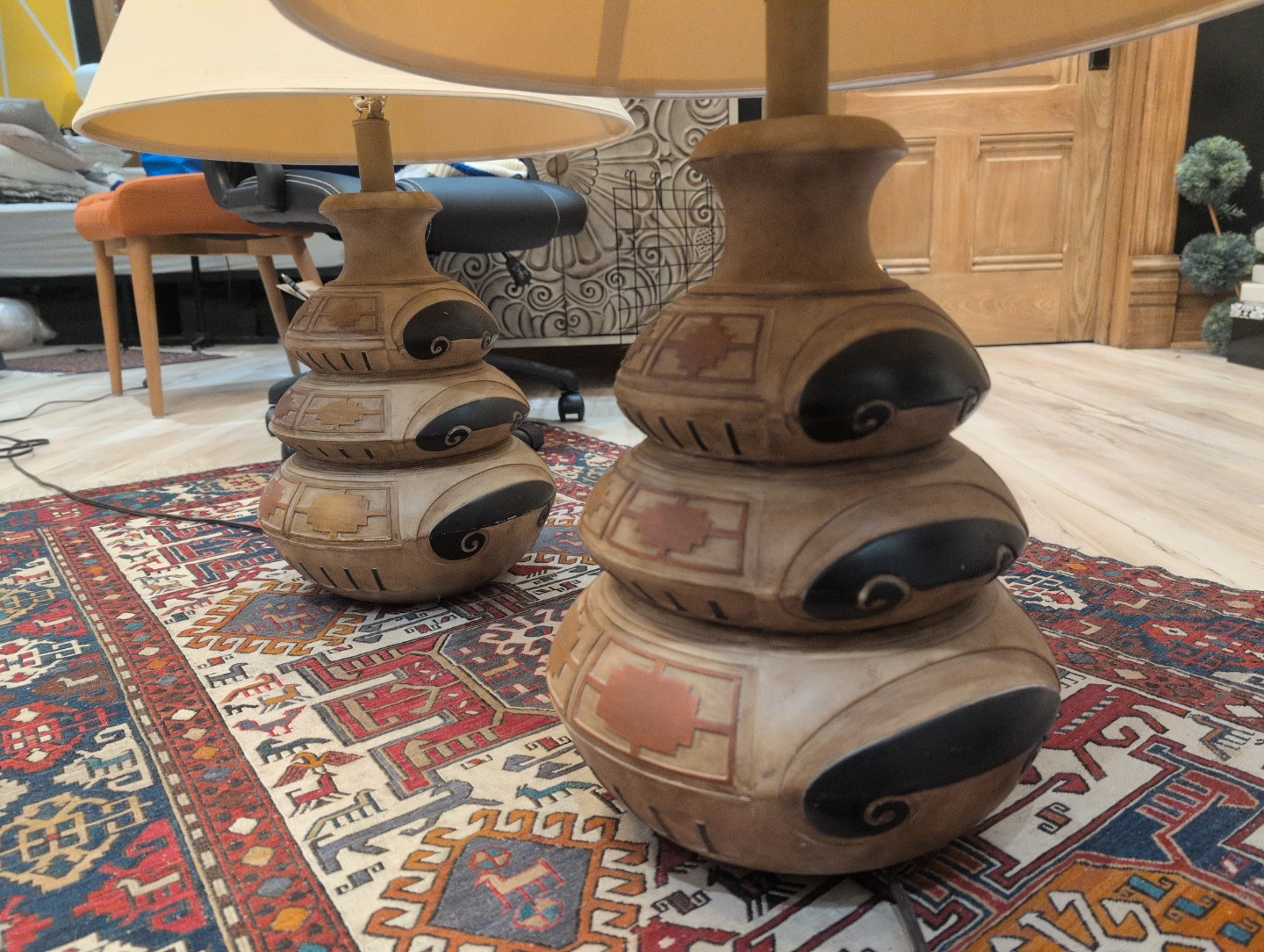 Pair of Decorative Table Lamps - photo 3