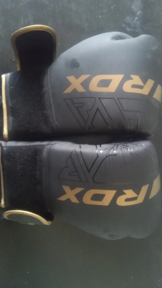 RDX Boxing Gloves - Black/Gold image indicator(3)