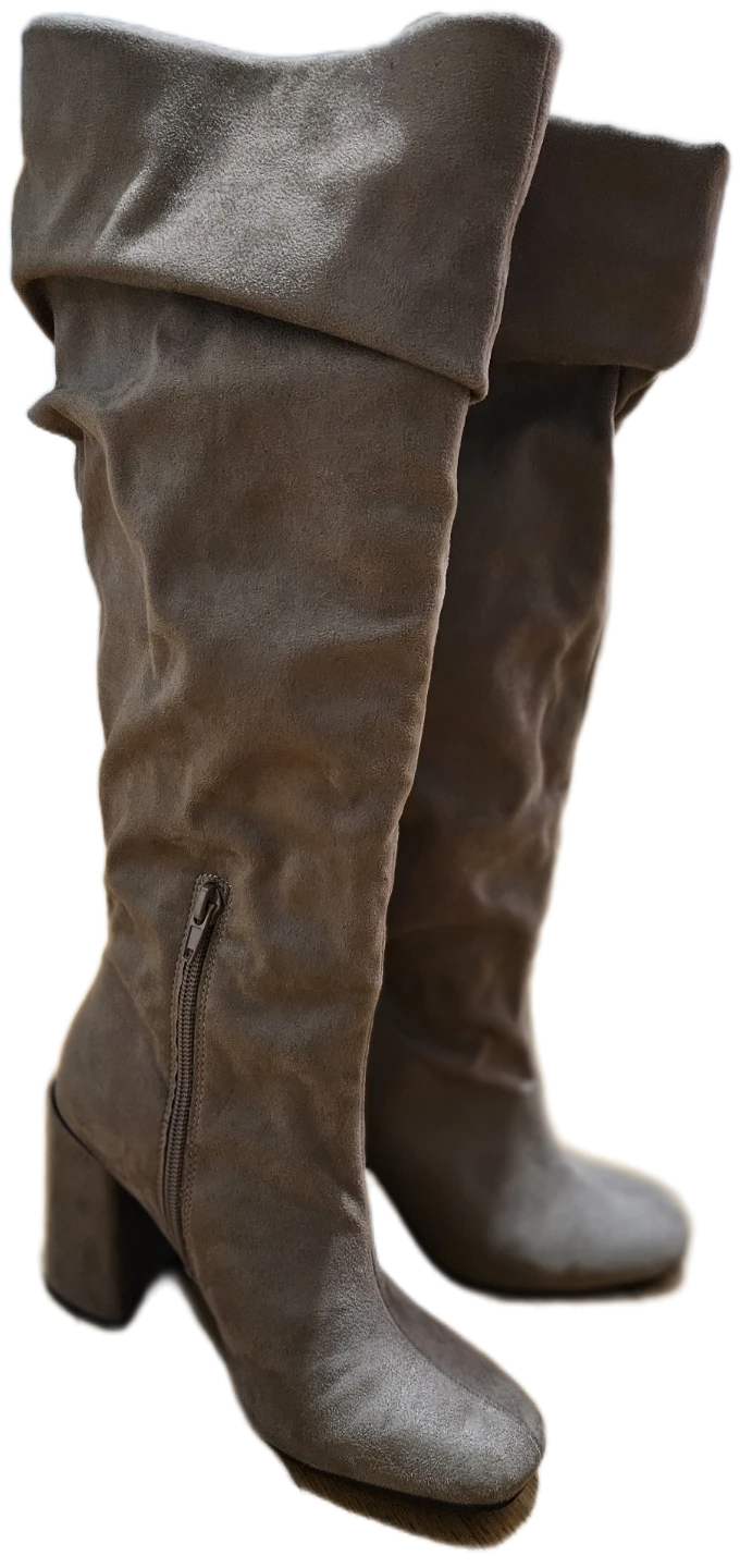 Women's Knee High suede Boots - Size 6
