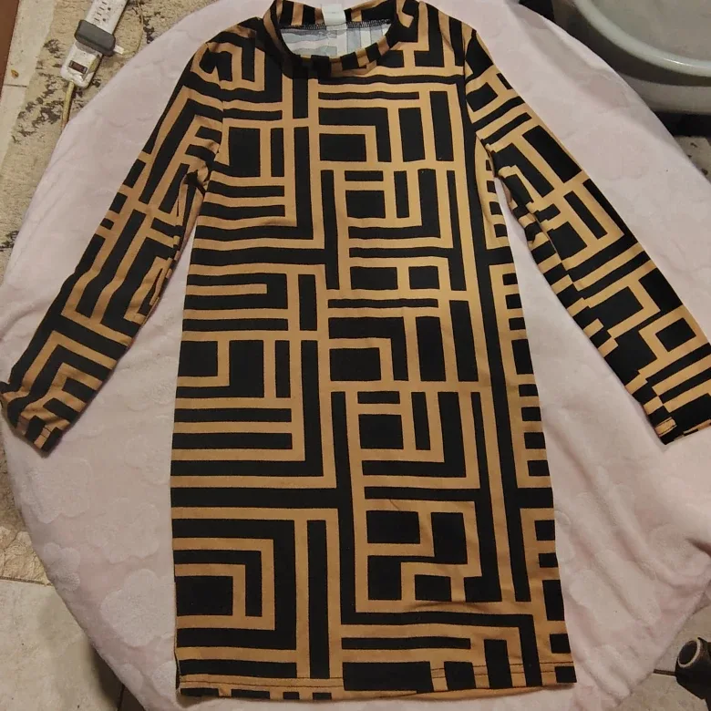 Shein Kids Dress - Size 6Y image indicator(2)