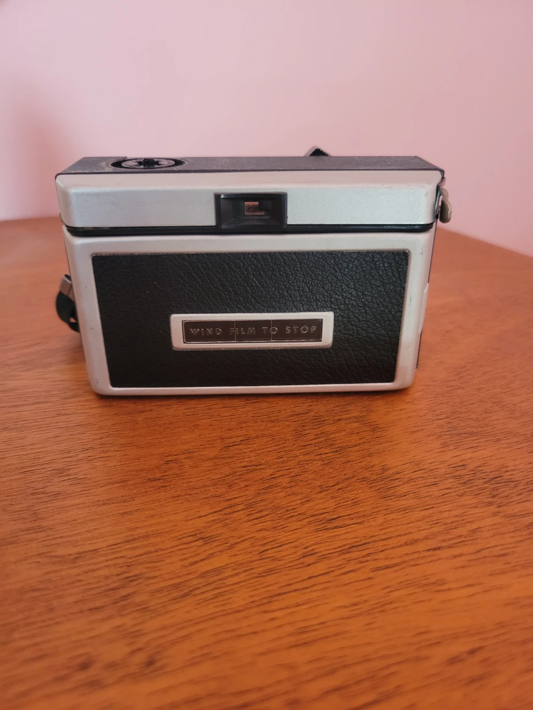 Kodak Instamatic 304 Camera - photo 2