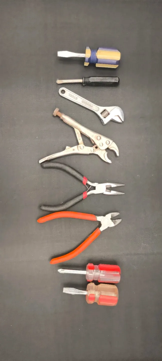 Mixed Set of Used Hand Tools image indicator(2)