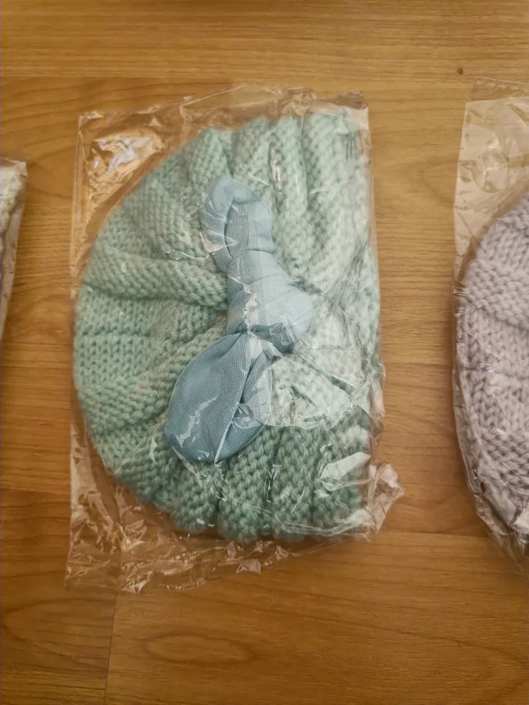 New Kids' Beanie with Bow - Assorted Colours image indicator(7)