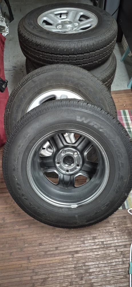 Goodyear Wrangler P225/75R16 Tires - photo 5
