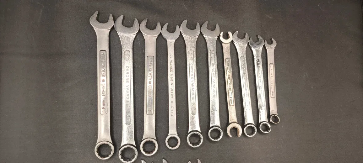 20pc Mixed Wrench Set | Metric + SAE | Chrome Vanadium image indicator(3)