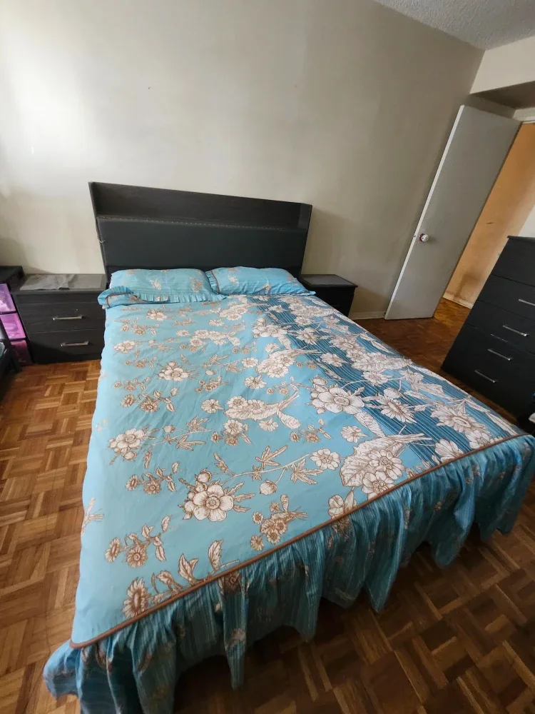 Bedroom Set - Bed, Dresser, Nightstands