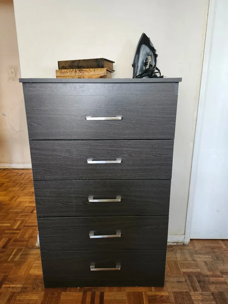 Bedroom Set - Bed, Dresser, Nightstands image indicator(2)