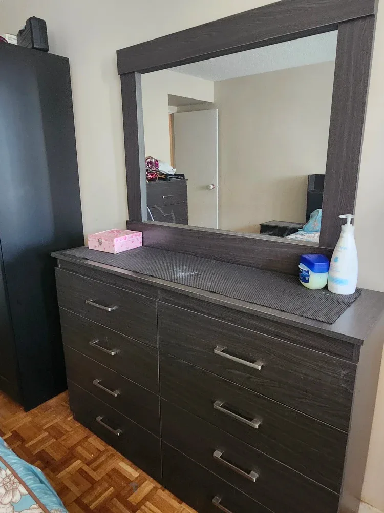 Bedroom Set - Bed, Dresser, Nightstands image indicator(3)