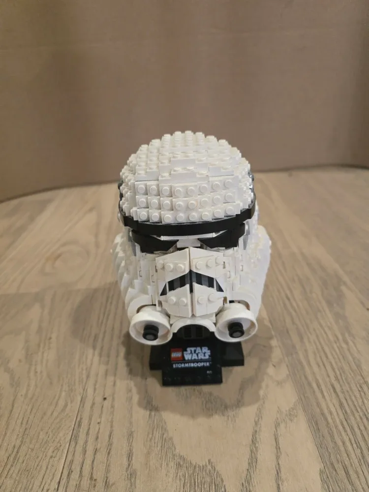 LEGO Star Wars Stormtrooper Helmet image indicator(2)