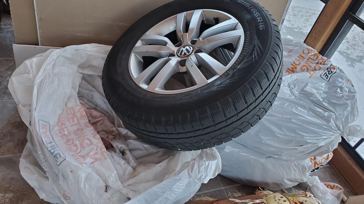 215/65R16 All Season Tires VW Tiguan w/ Aluminum Rims - photo 3