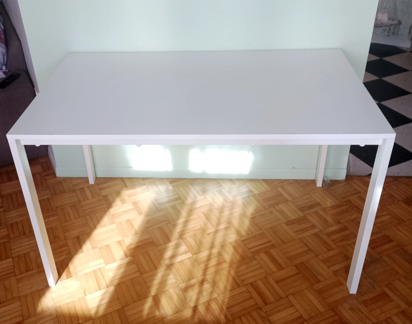 ❤‍🔥Moving SALE❤‍🔥 IKEA Melltorp White Table