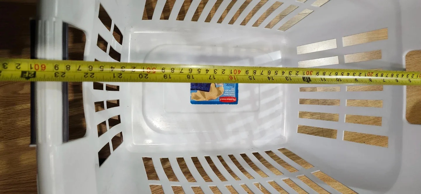 Rubbermaid White Laundry Basket strong - Gently Used image indicator(5)