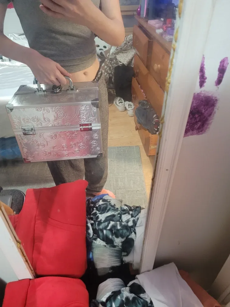 Silver Floral Pattern Makeup/Cosmetic Case image indicator(2)