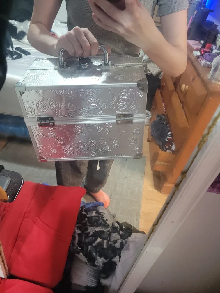 Silver Floral Pattern Makeup/Cosmetic Case image indicator(3)