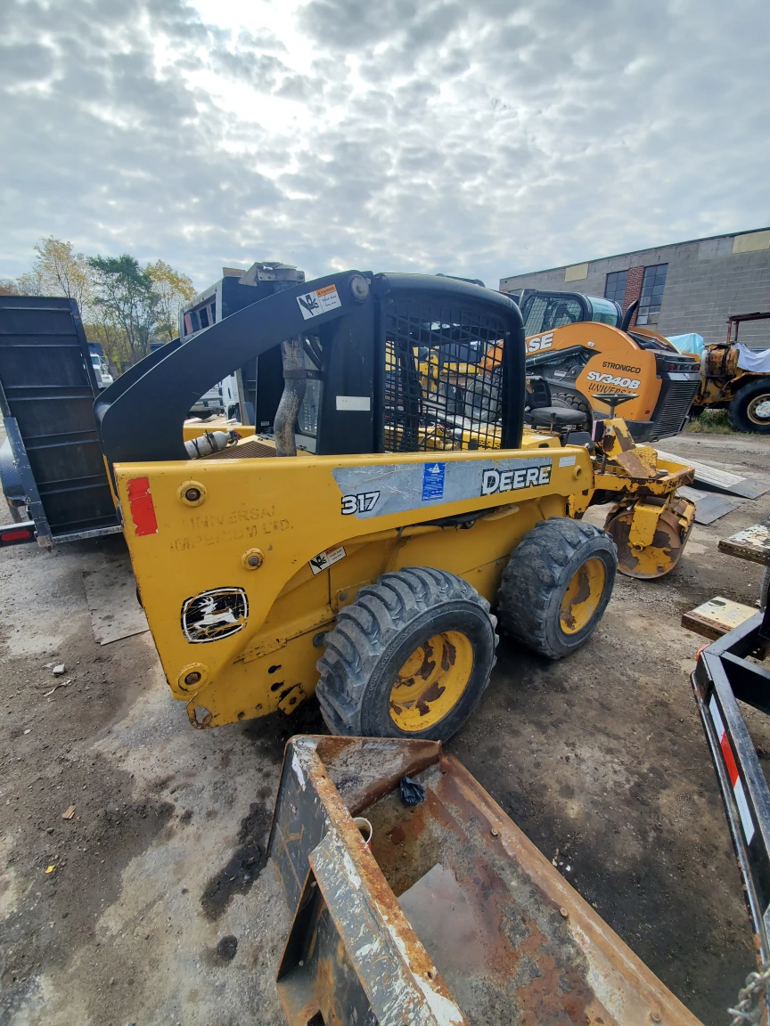John Deere 317 Skid Steer Loader