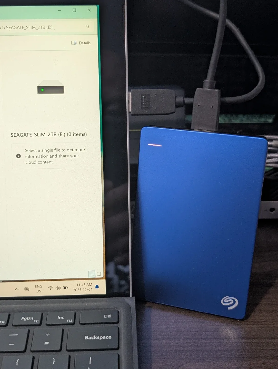 Seagate Backup Plus Slim 2TB Portable HDD - Blue image indicator(8)