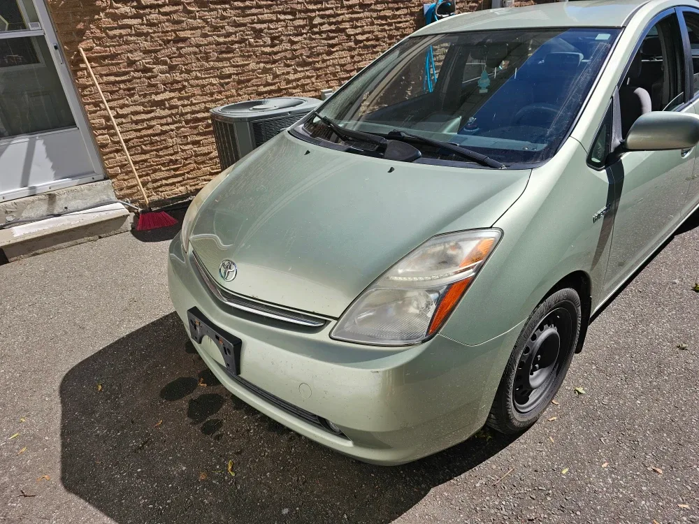 Toyota Prius Hybrid Sedan