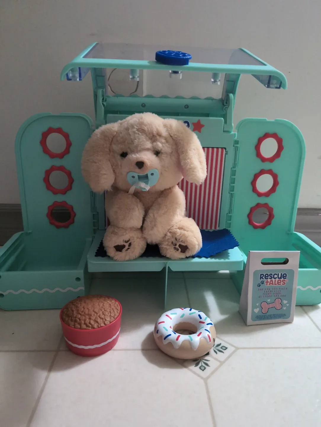 Rescue Tales Treat Time Backpack Playset with Plush Puppy thumbnail