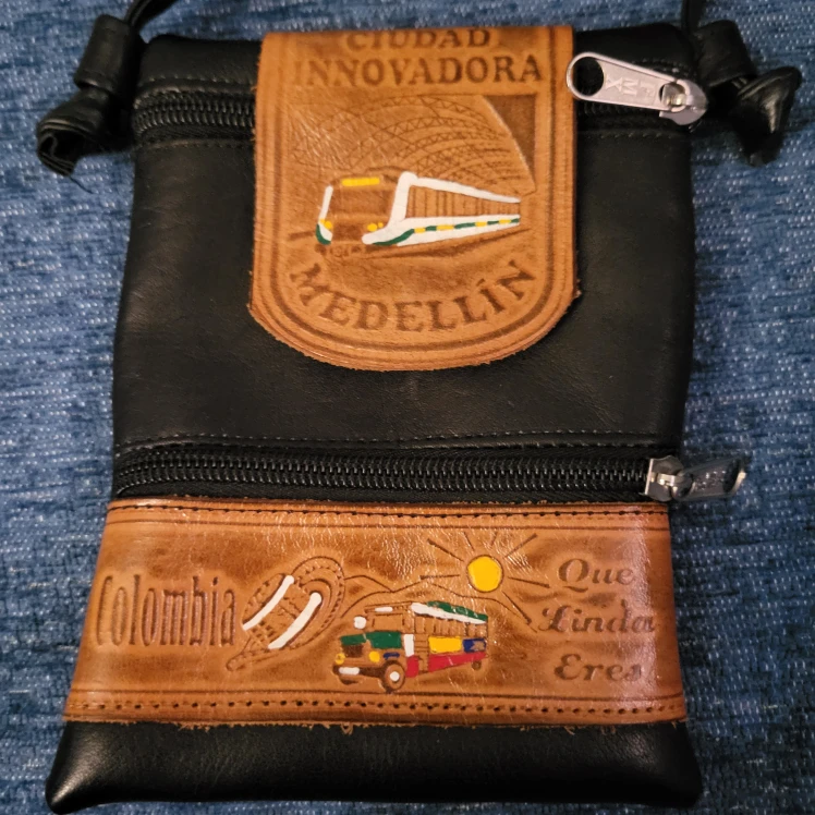 Medellin Colombia Crossbody Bag - photo 2