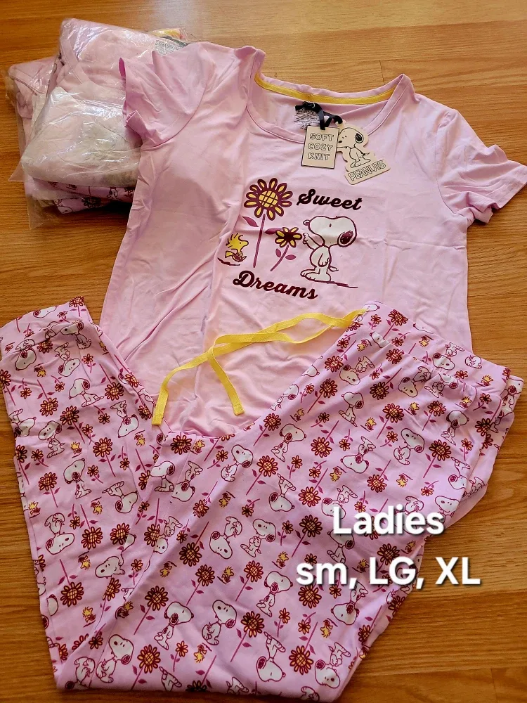 Peanuts Snoopy Ladies Pajama Set