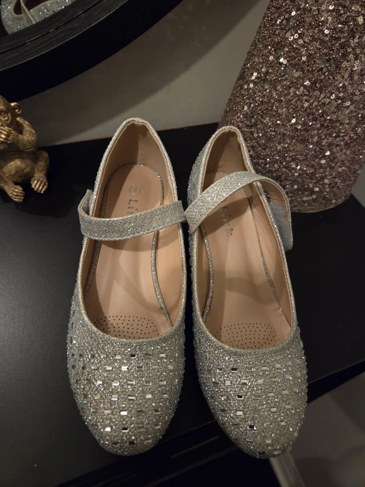 Li'l Gals Silver Glitter Shoes - Size 4 🏆