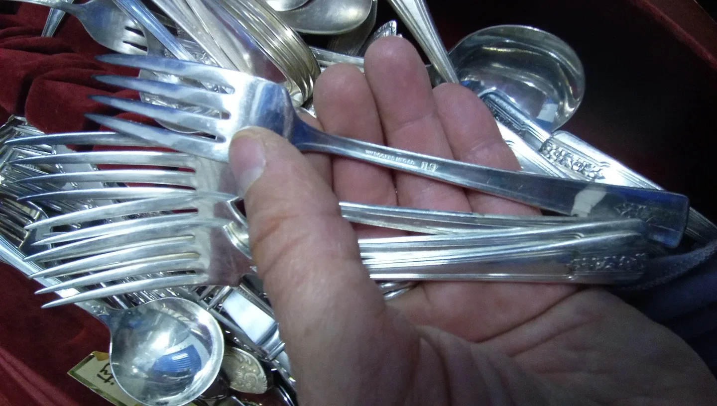 Vintage Community Plate Silverware Set image indicator(9)