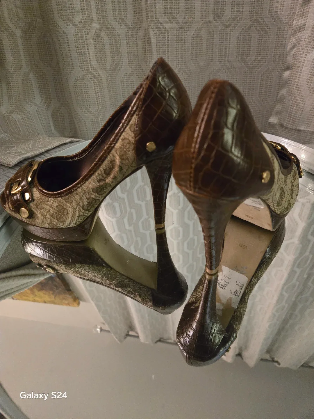 Guess Brown Heels Size 5.5 image indicator(3)