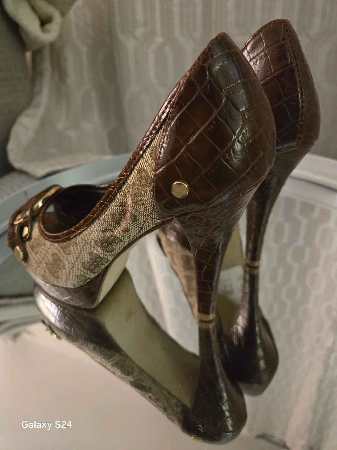 Guess Brown Heels Size 5.5 image indicator(4)