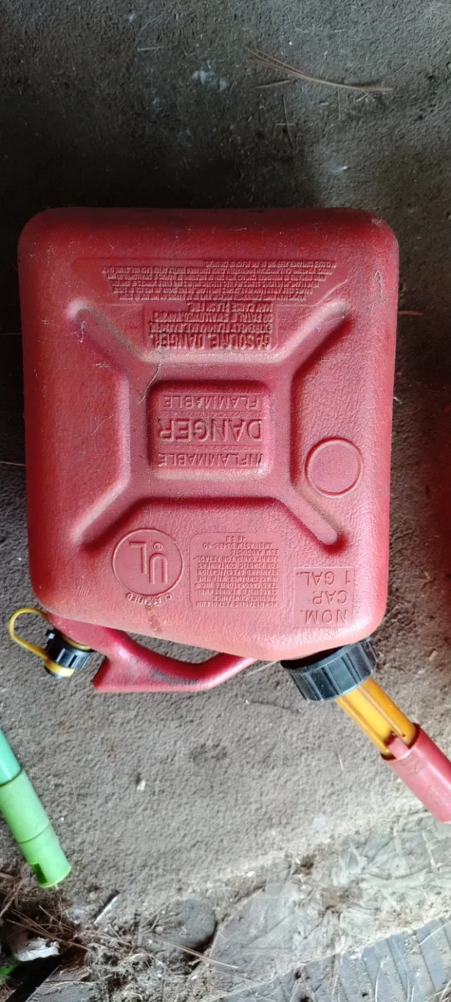 Red 1 Gallon Gas Can image indicator(3)