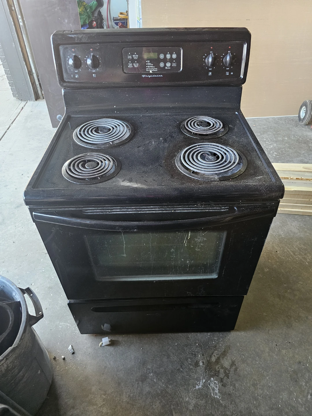 Black Electric Range Oven - photo 4