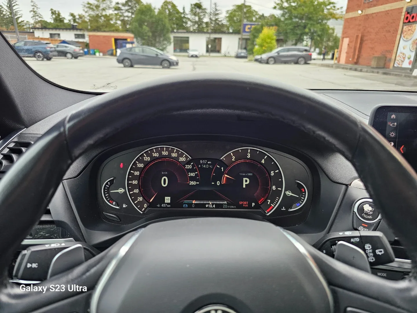 BMW X3 - White SUV image indicator(5)