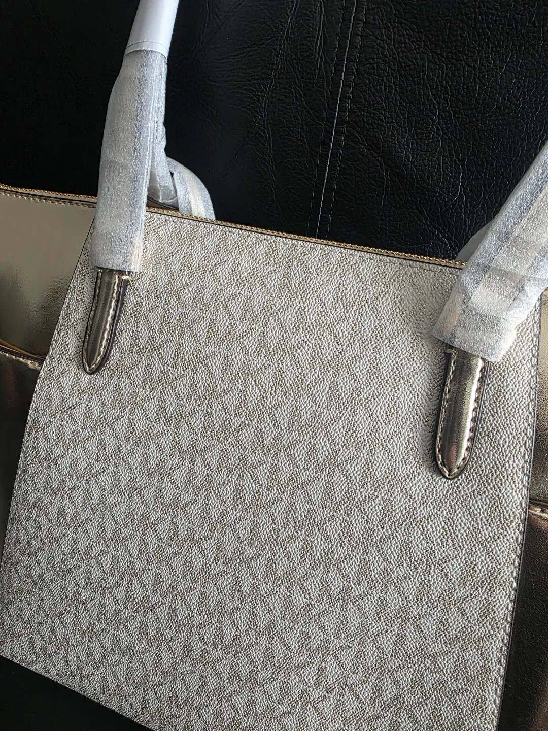 Michael Kors Charlotte Signature Tote Bag Large image indicator(4)