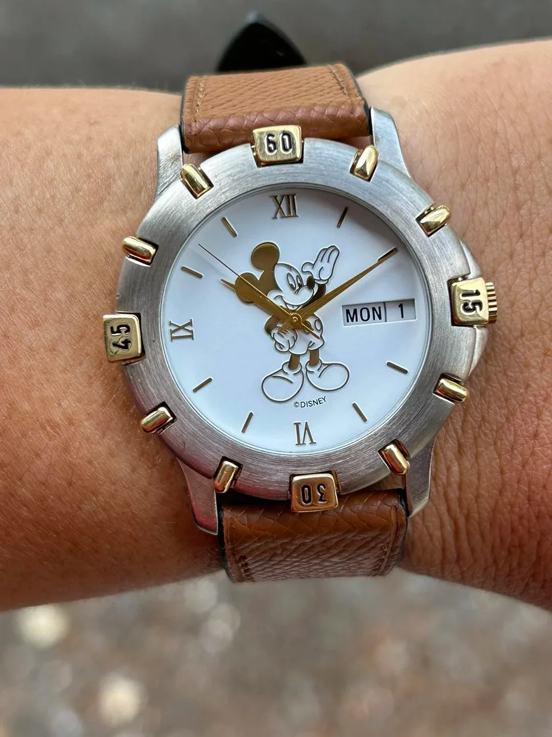 Vintage Walt Disney Mickey Mouse Watches image indicator(3)