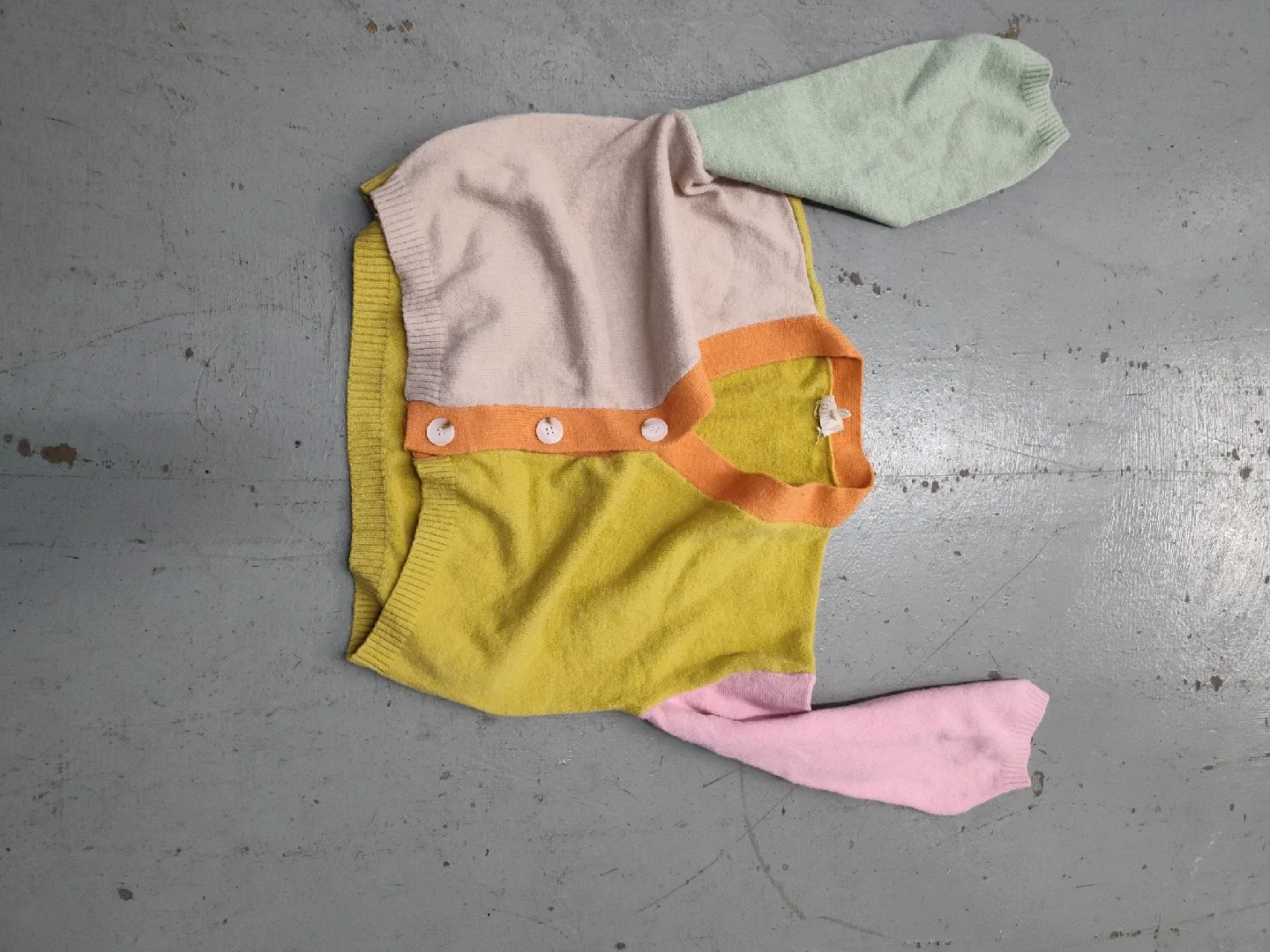 One Free Bag of Women's Clothing image indicator(2)