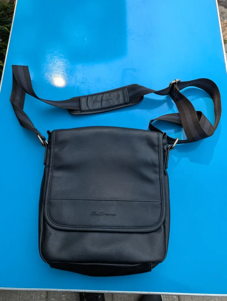 Ben Sherman Black Messenger Bag image indicator(2)