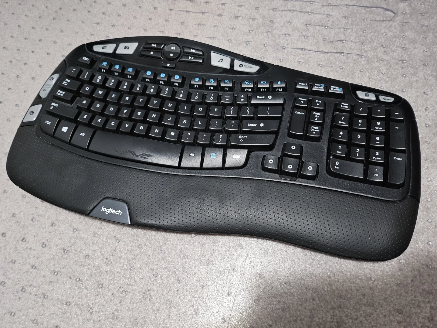 Logitech K350 Wireless Wave Keyboard