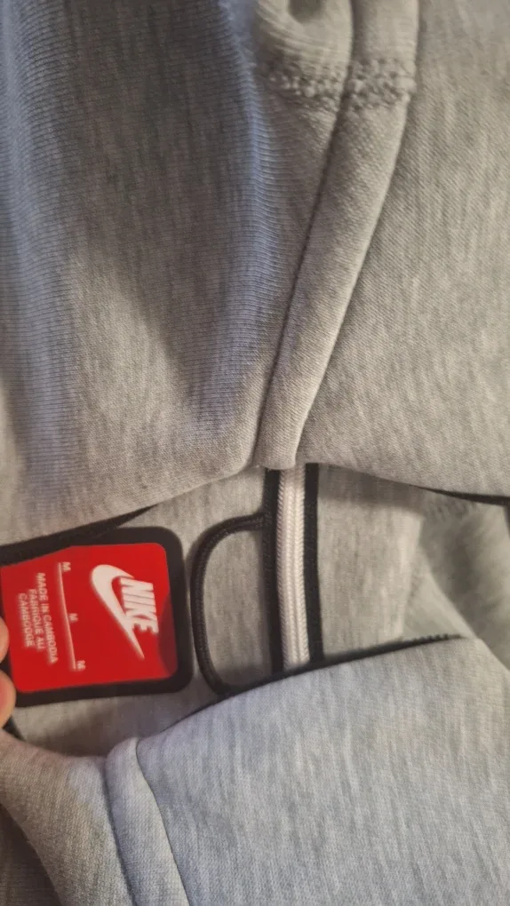 Nike Tech Fleece Full-Zip Hoodie, Grey image indicator(7)