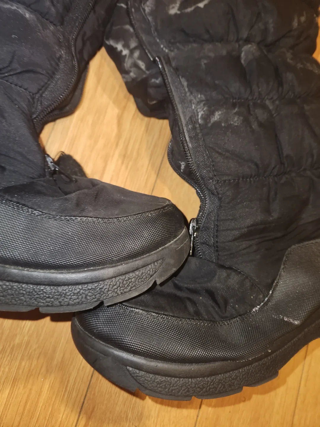 Women's black calf length zip-up winter boots image indicator(3)